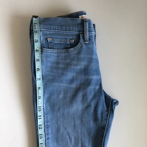 Levi’s 311 Sculpting Shaping Skinny Cropped Mid Rise Medium Wash Blue Jeans - Picture 13 of 16